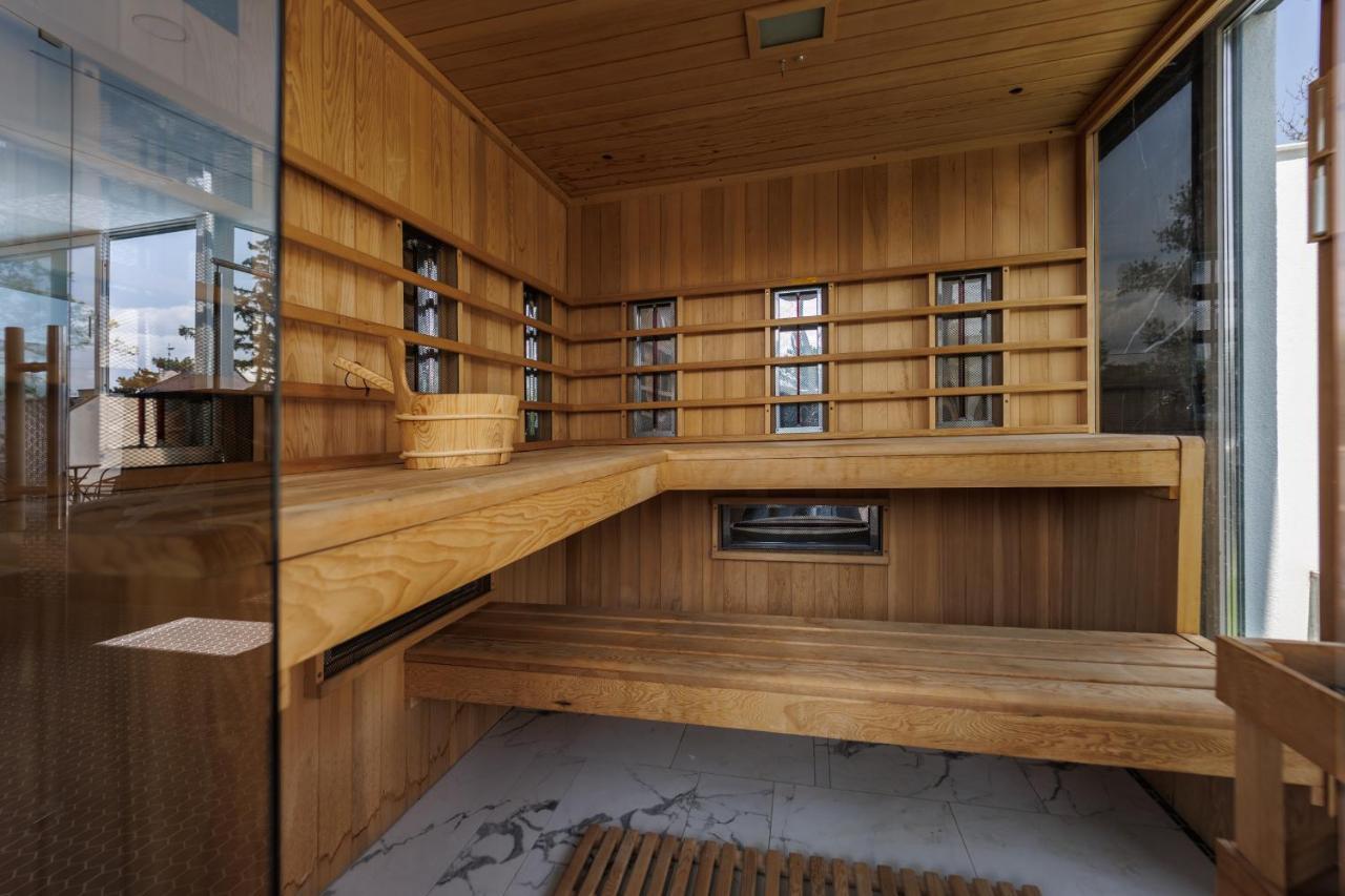 Villa Bauhaus Wellness Apartman Siófok Exteriör bild